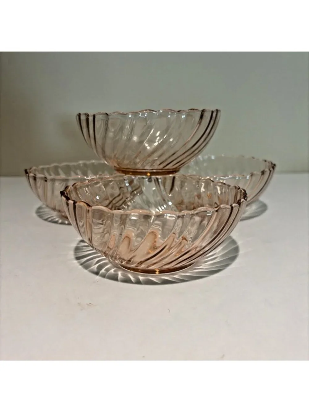VTG Arcoroc France Rosaline Pink Swirl Glass Dessert Berry Bowls 4.5